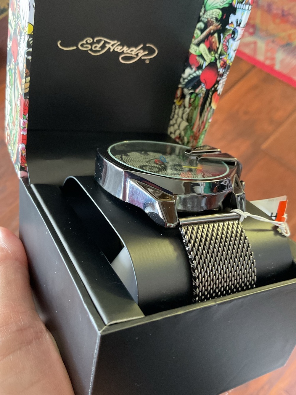 Ed Hardy Gunmetal Skullface Mesh Band Watch NEW IN BOX - Picture 3 of 6